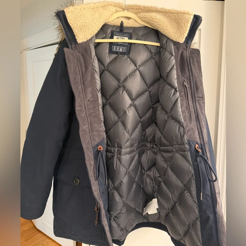 Abercrombie & Fitch Men’s Ultra Down Parka with Faux Fur Trim Size XL Like New - Picture 12 of 16
